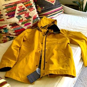 Pendleton rain coat 🧥 goldenrod color